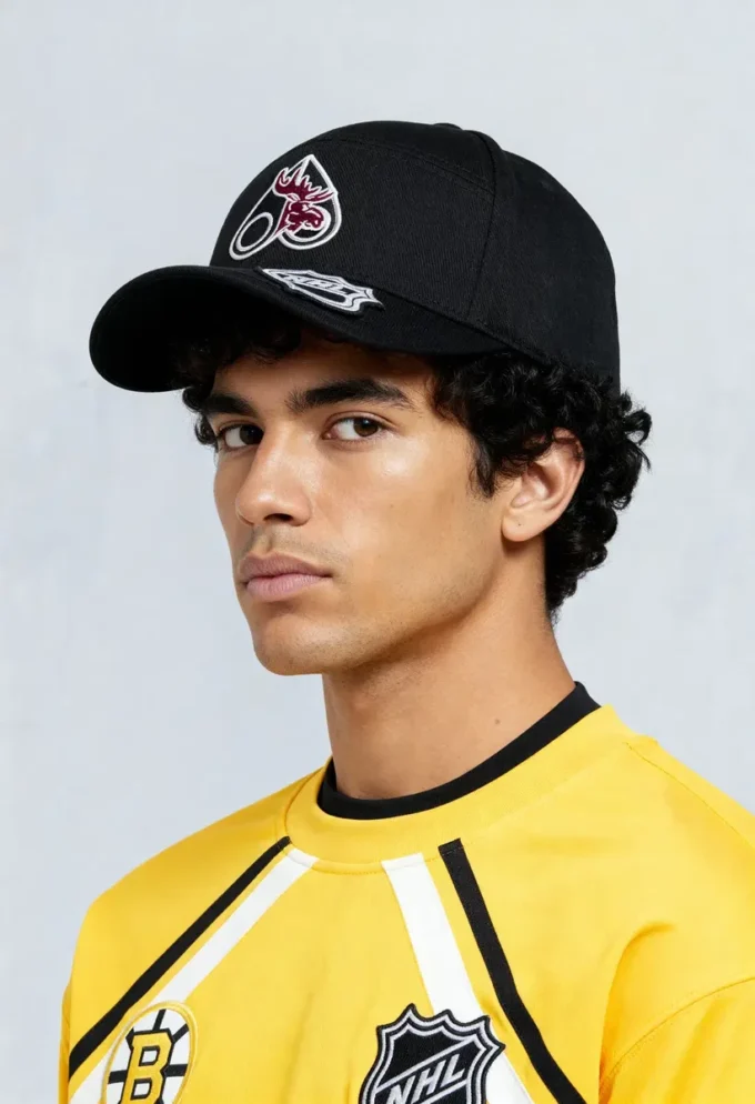 Cappellino NHL X Moose Knuckles Team