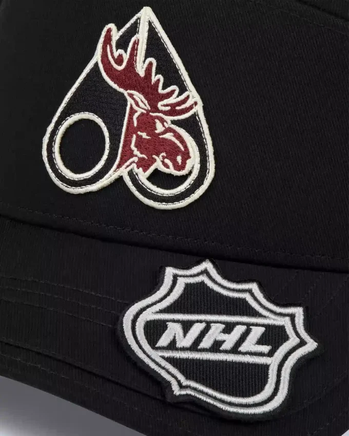 Cappellino NHL X Moose Knuckles Team