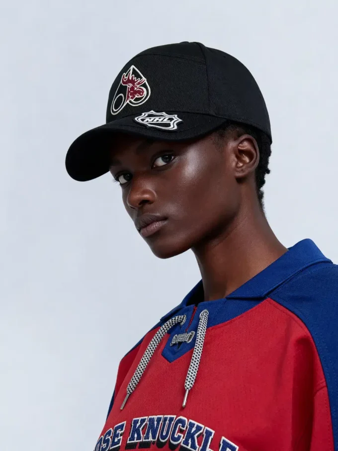 Cappellino NHL X Moose Knuckles Team