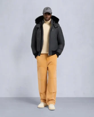 giacca bomber originale con bordi in shearling 1 11 330x412 - Giacca bomber originale con bordi in shearling